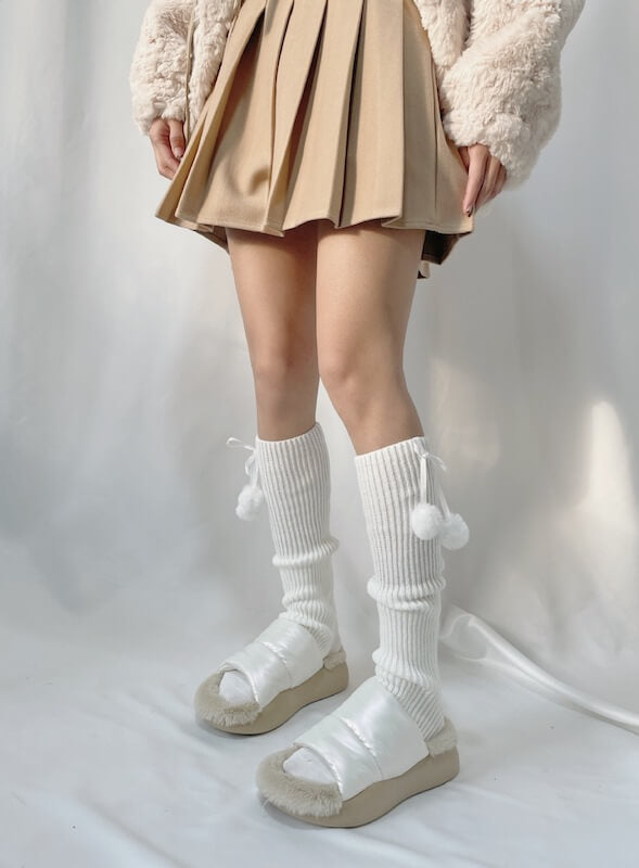 Kawaii pompon leg warmers