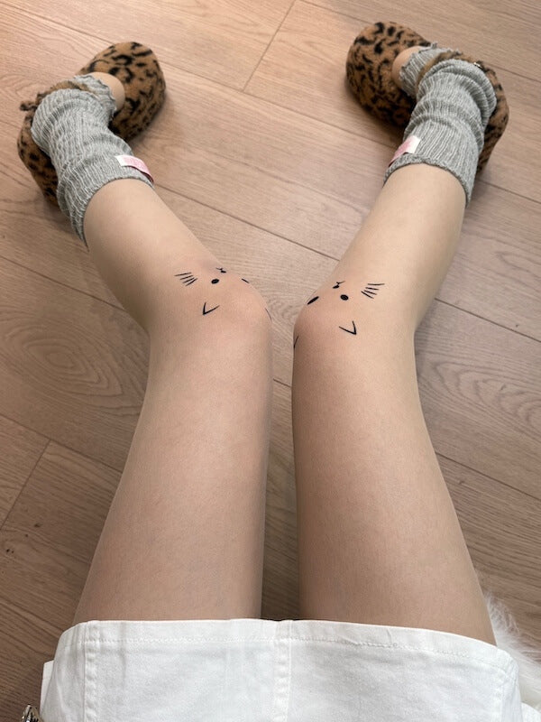 29 Kitties on knees