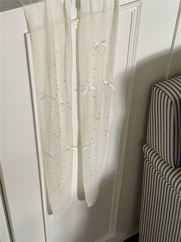 Milk White with Milk White Bows
