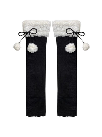 Pompon warm leg warmers