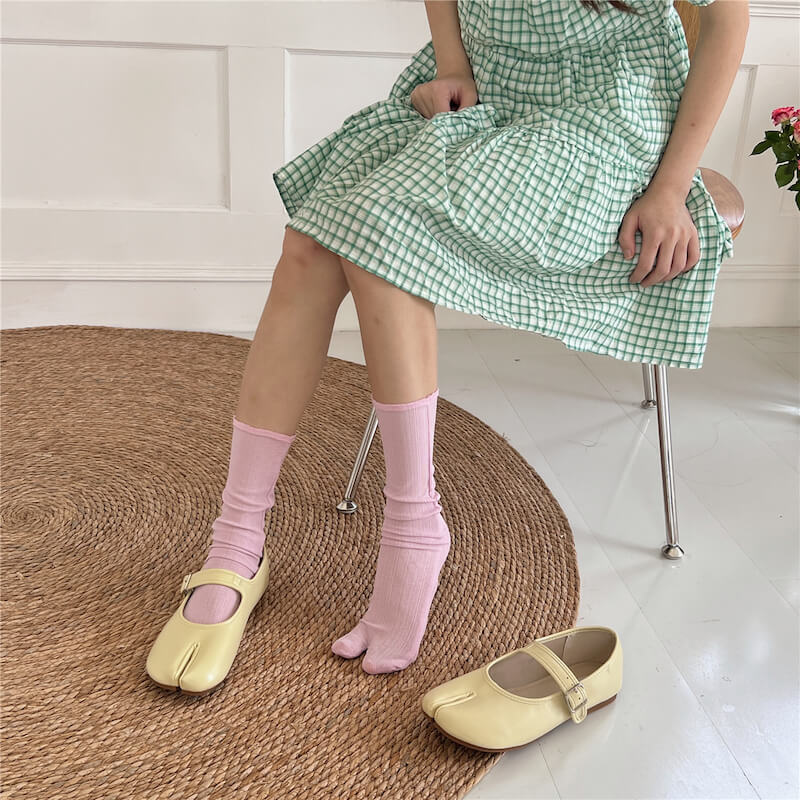Tabi socks / over knee stockings