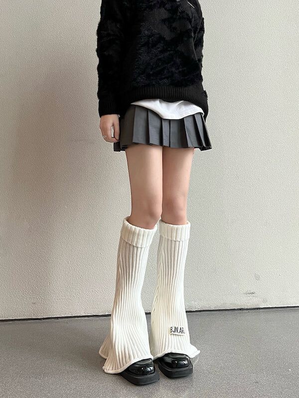Warm trumpet knit leg warmers